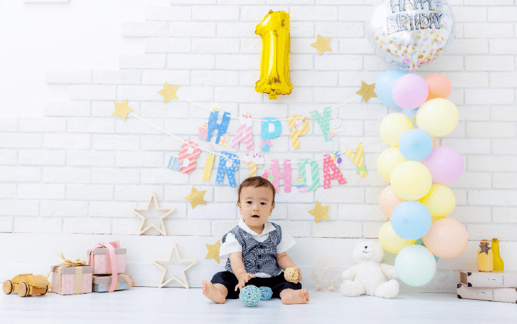 ゼクシィ内祝い 初誕生祝い 1歳の誕生日 は何をする 誕生日当日の祝い方 みんながやっている思い出の残し方を紹介